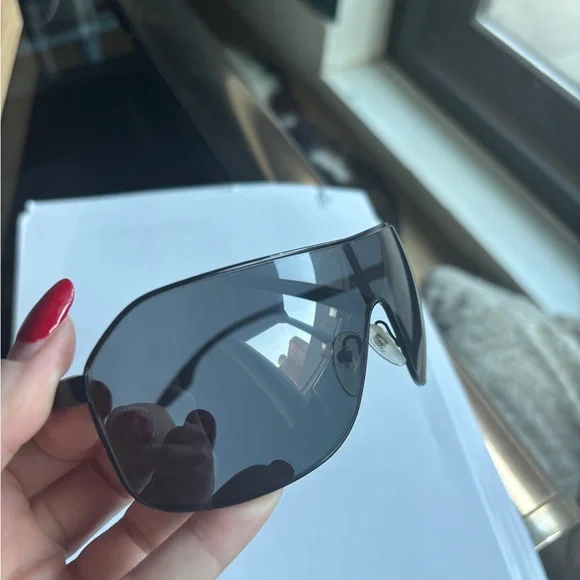 Stylish Black Prada Shield Sunglasses SPS53V1BO5S0 Linea Rosa